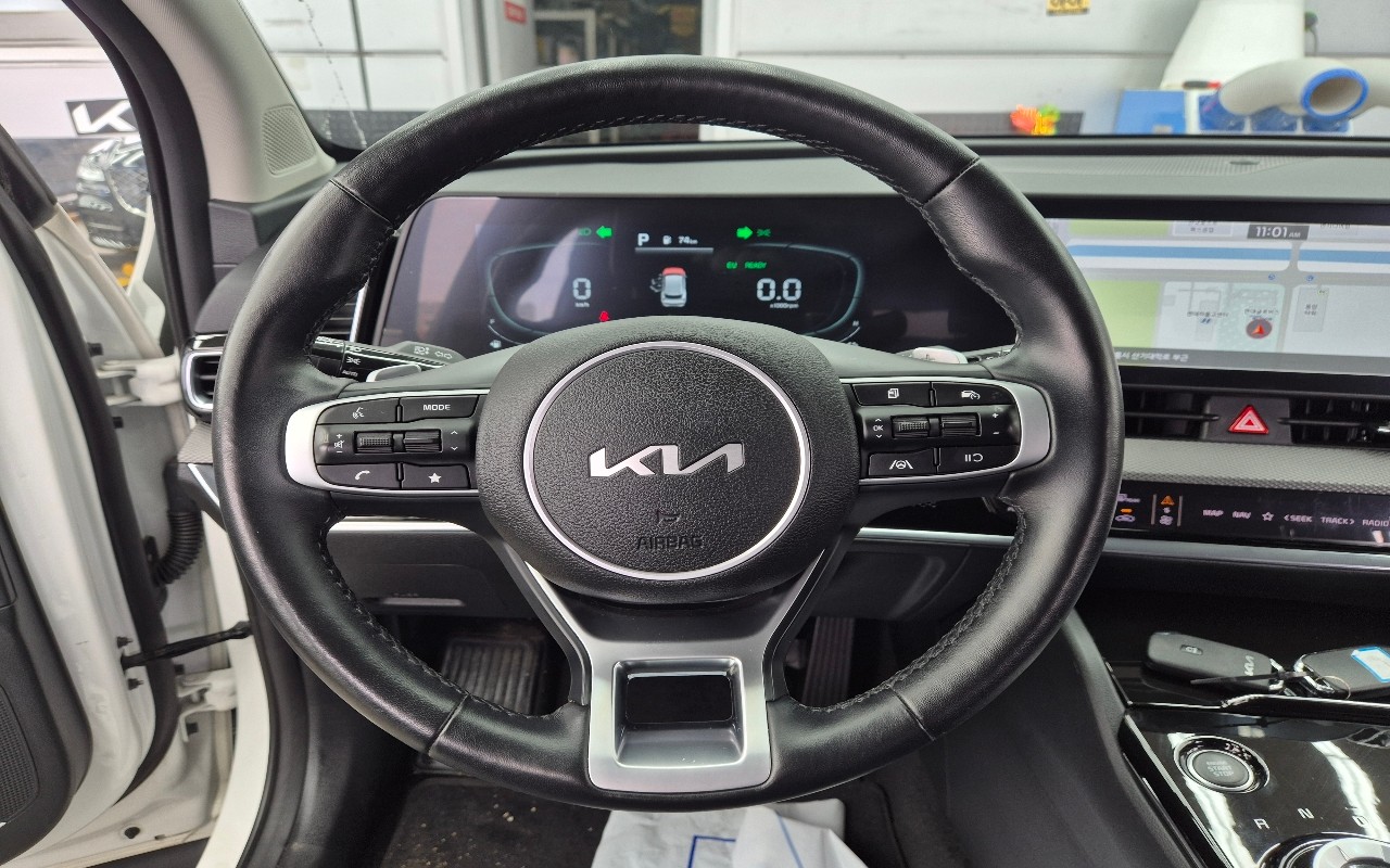 2023 - kia sportage