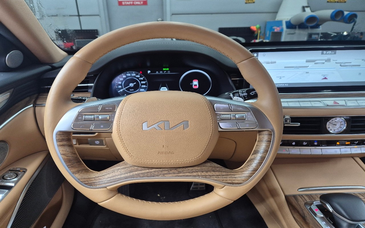 2023 - kia k9