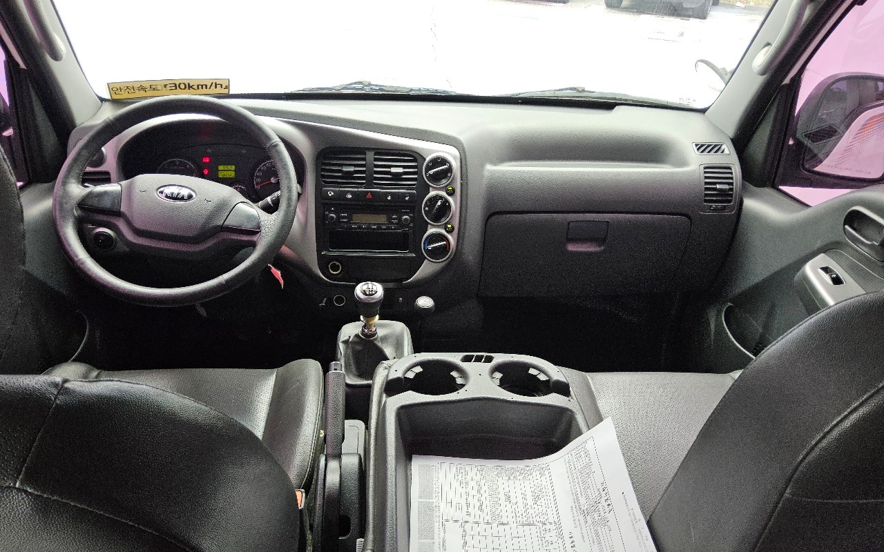 2016 - kia bongo iii