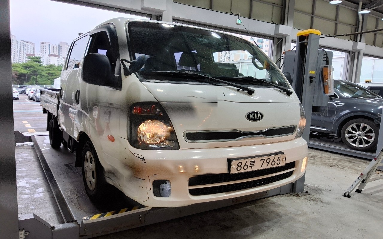 2016 - kia bongo iii