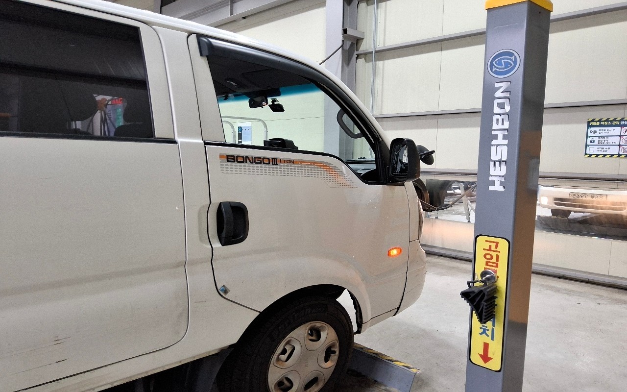 2016 - kia bongo iii