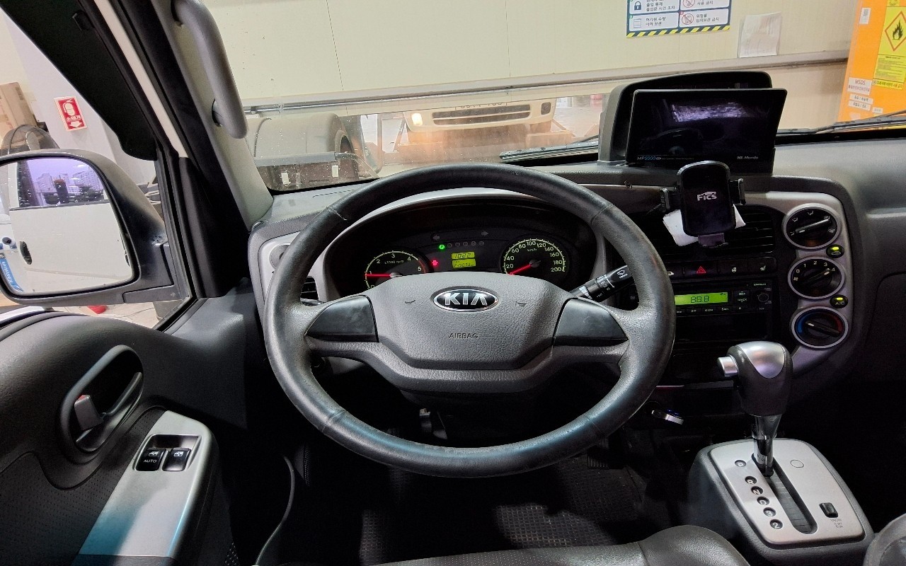 2016 - kia bongo iii
