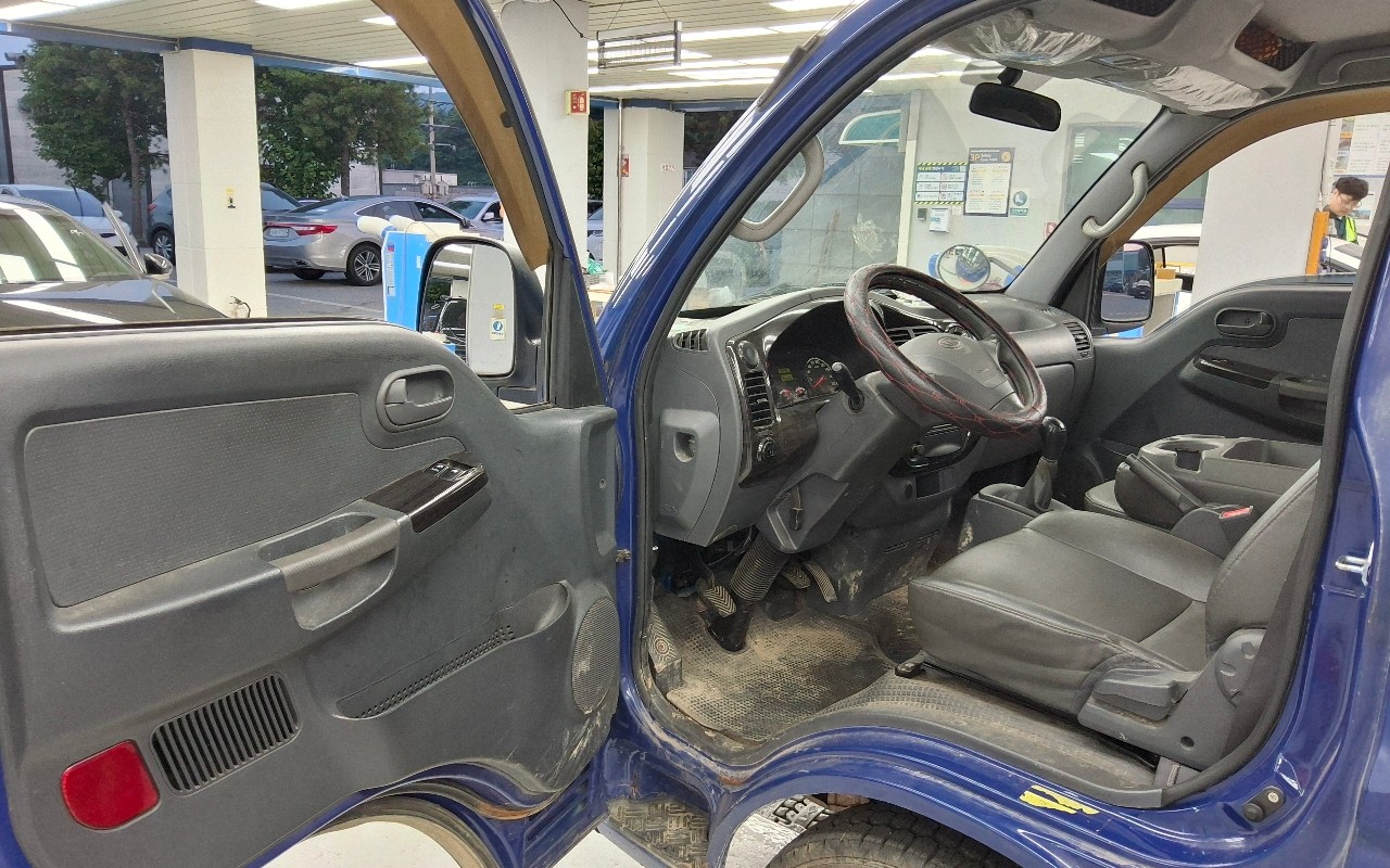 2011 - kia bongo iii