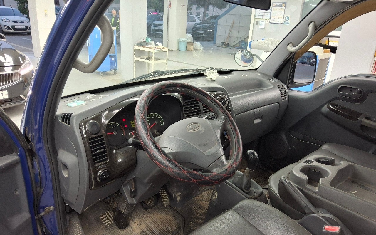 2011 - kia bongo iii
