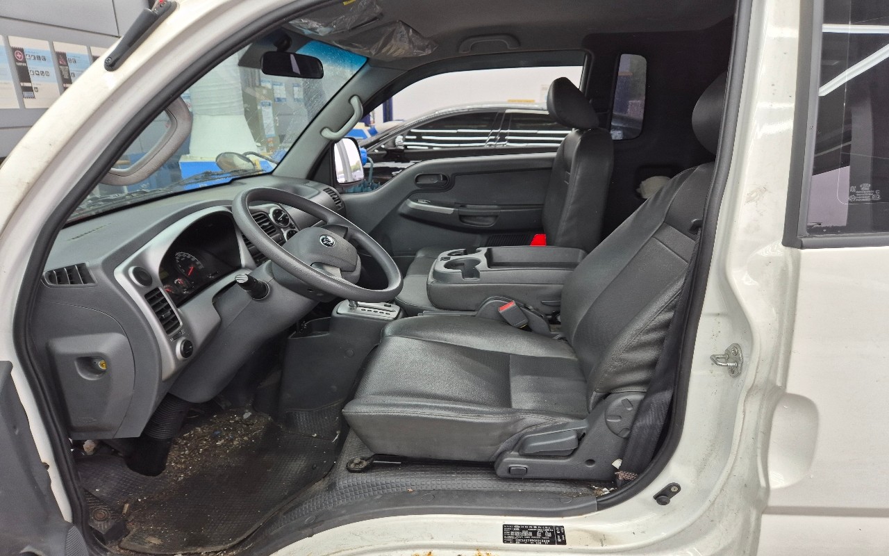 2016 - kia bongo iii