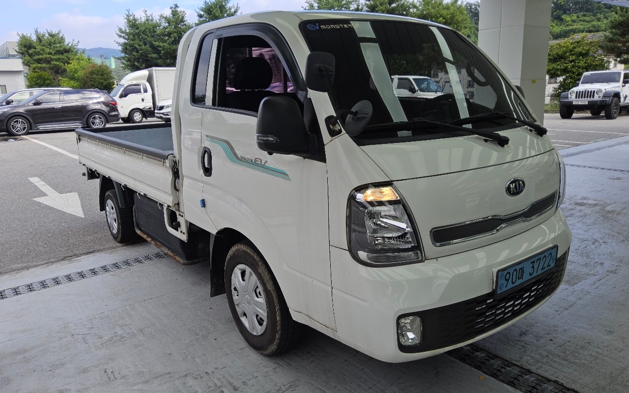 2020 - kia bongo iii