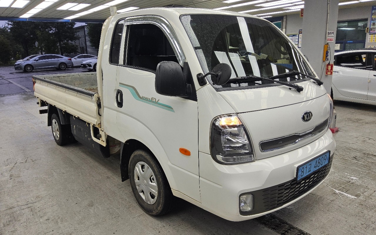 2021 - kia bongo iii