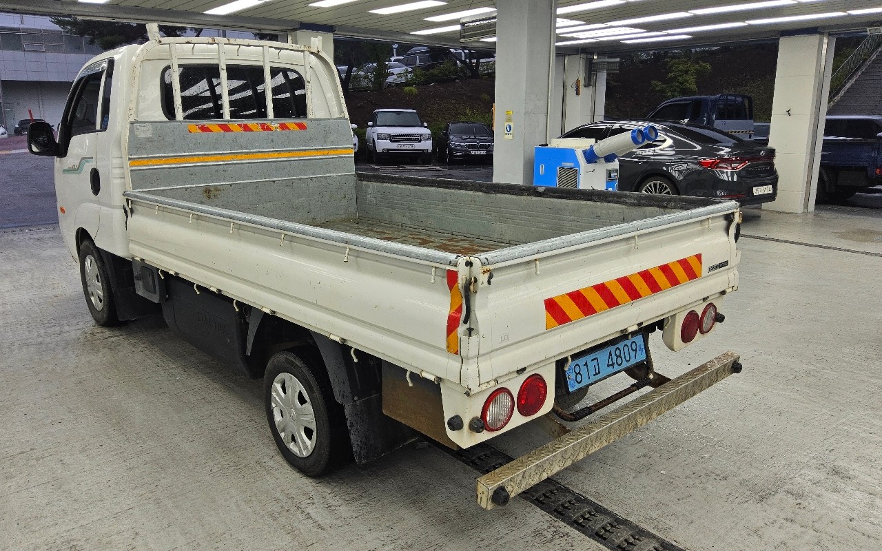2021 - kia bongo iii
