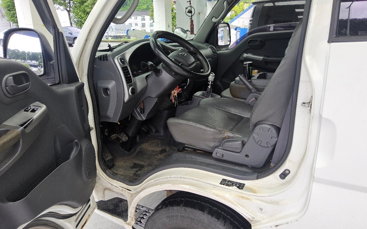 2016 - kia bongo iii