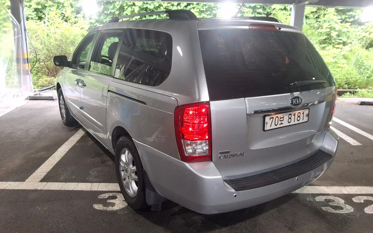 2013 - kia carnival