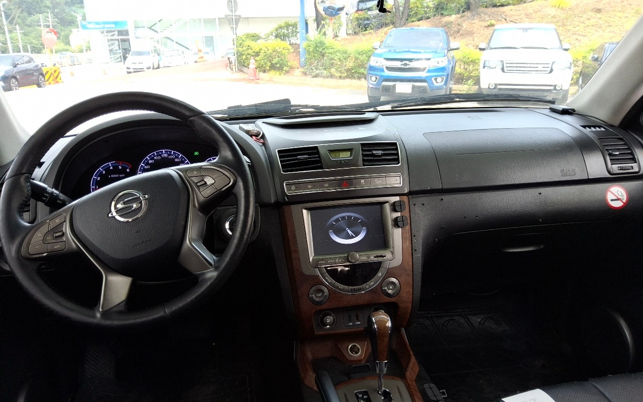 2016 - kg mobility (ssangyong) rexton w
