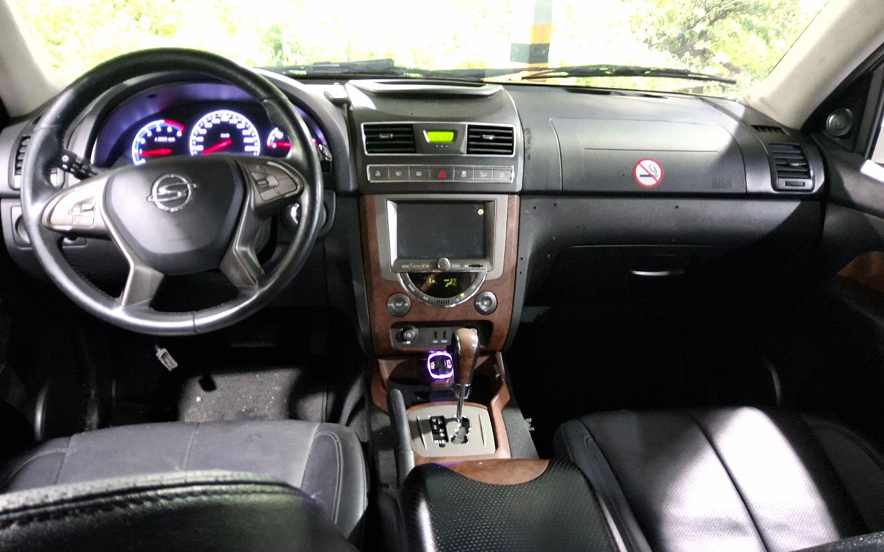 2016 - kg mobility (ssangyong) rexton w