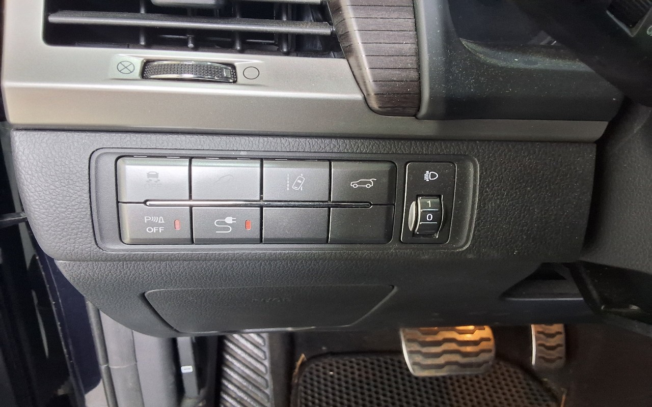 2018 - kg mobility (ssangyong) g4 rexton