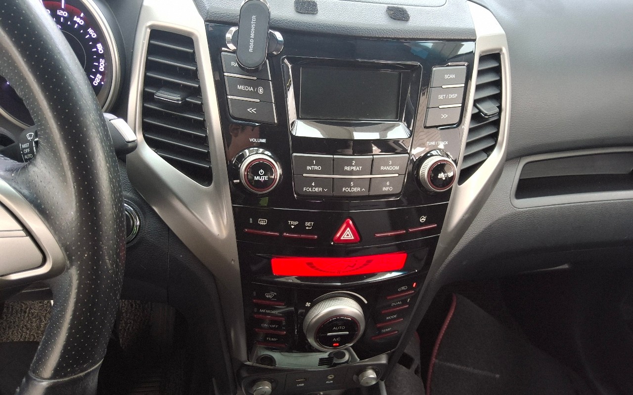 2015 - kg mobility (ssangyong) tivoli