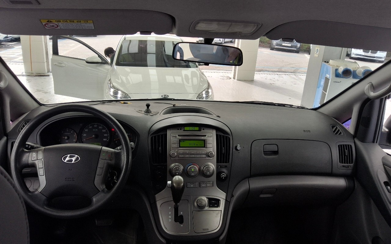 2014 - hyundai grand starex