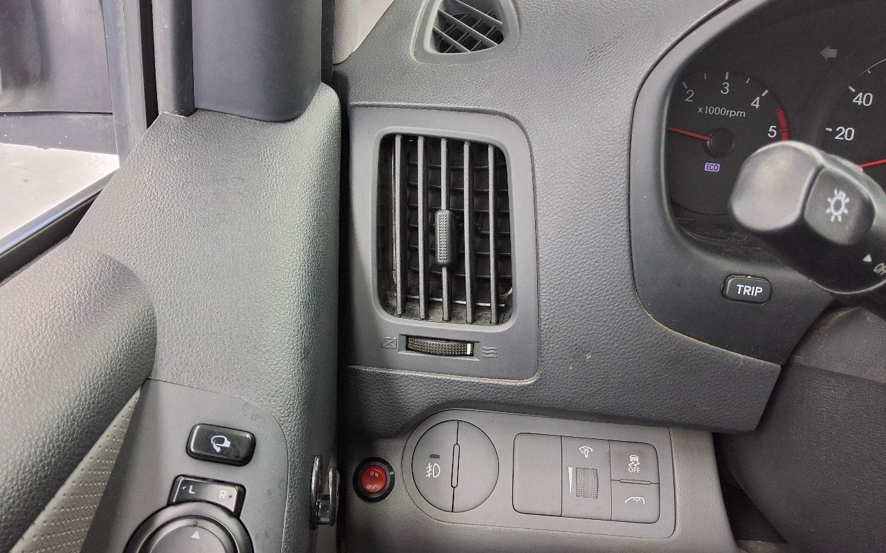 2014 - hyundai grand starex