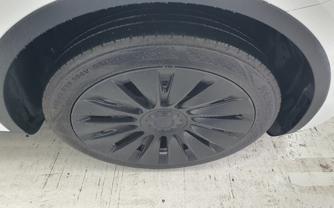 Tesla Model Y 2024 — صورة 4