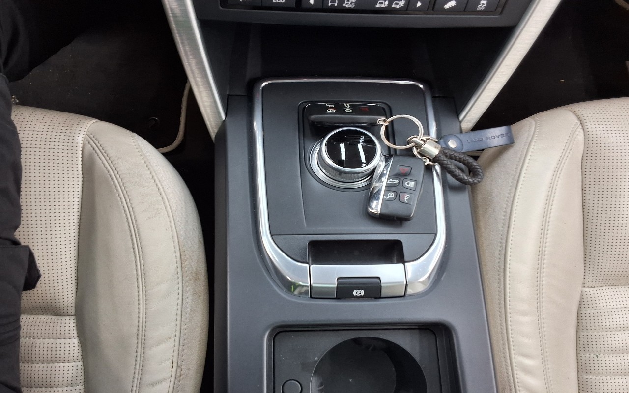 2016 - land rover discovery