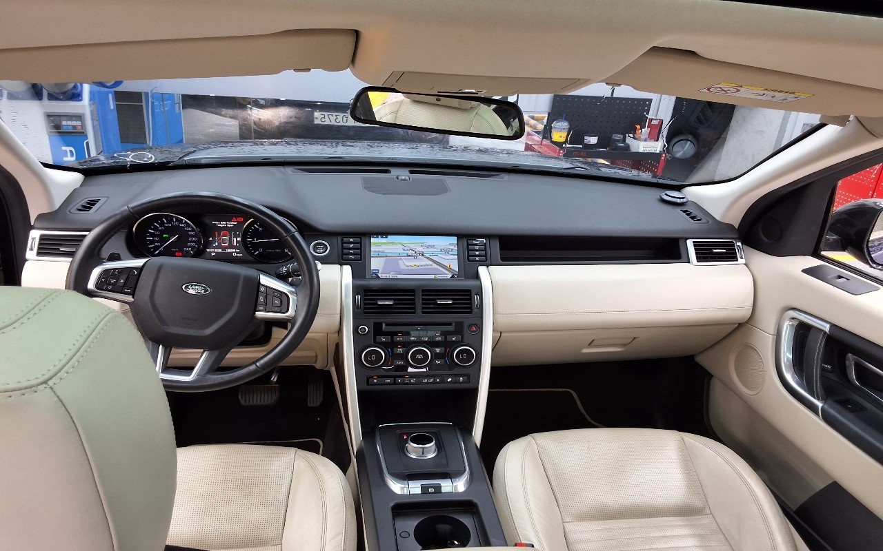 2016 - land rover discovery