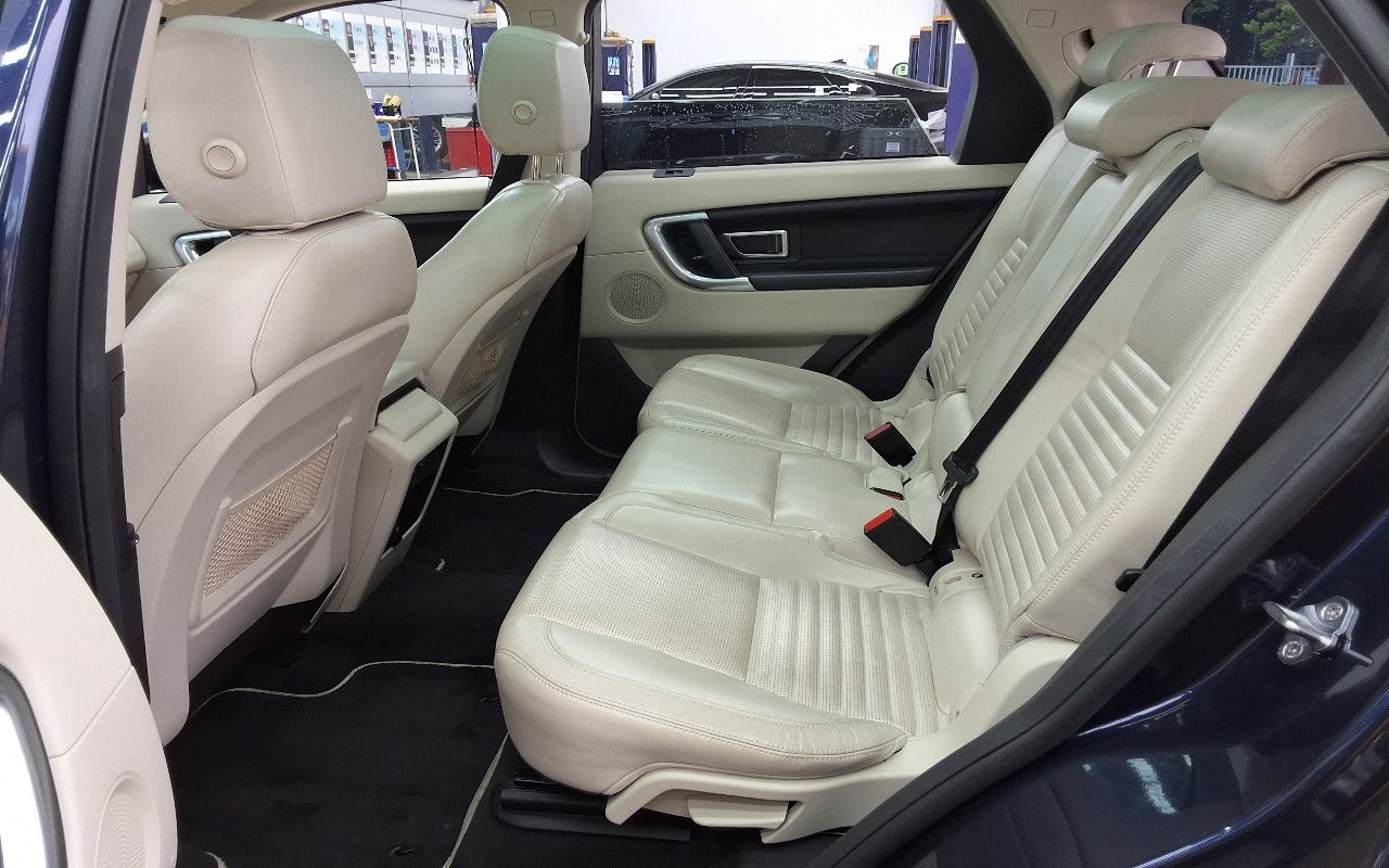 2016 - land rover discovery