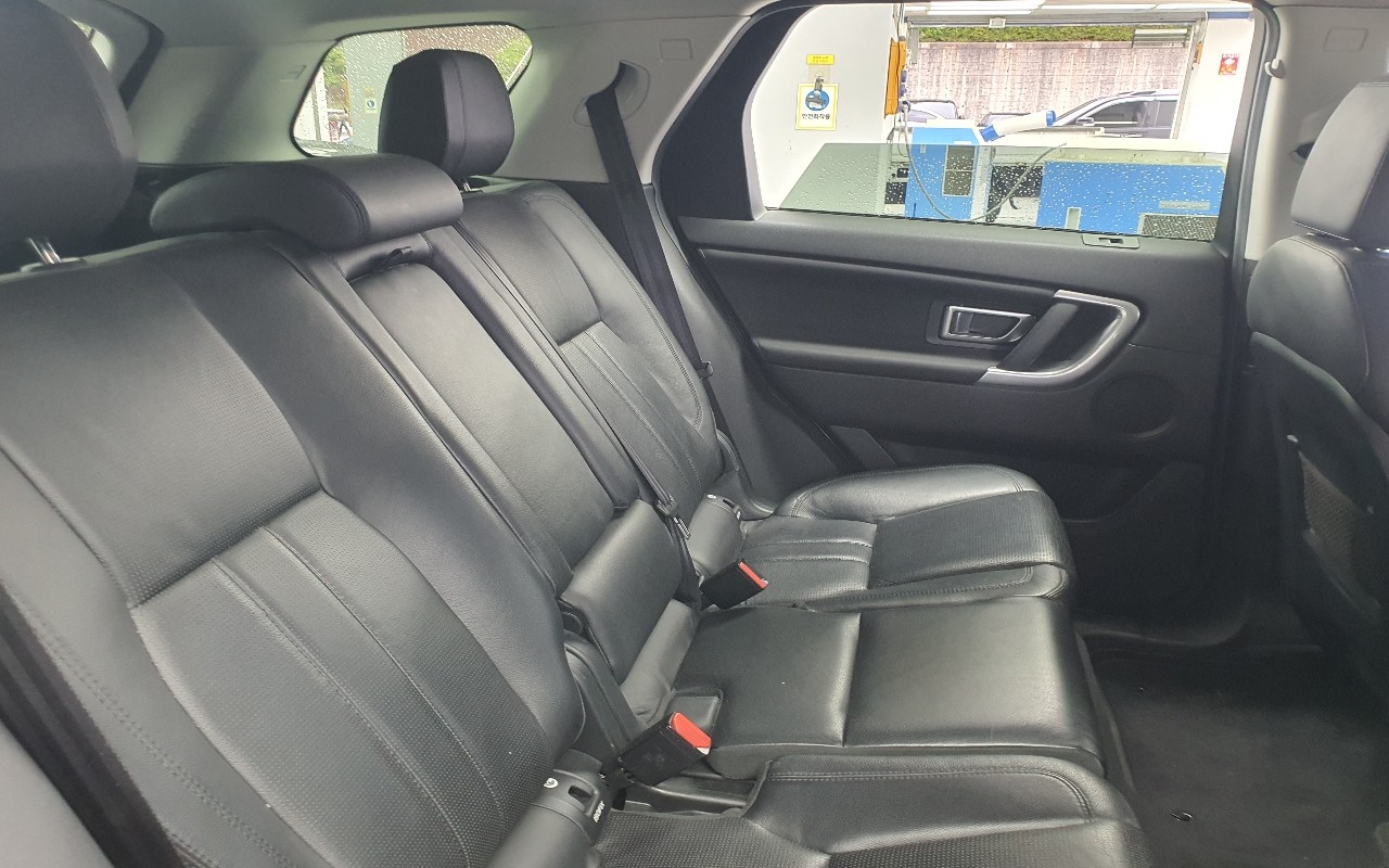 2016 - land rover discovery