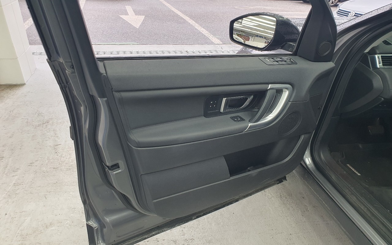 2016 - land rover discovery