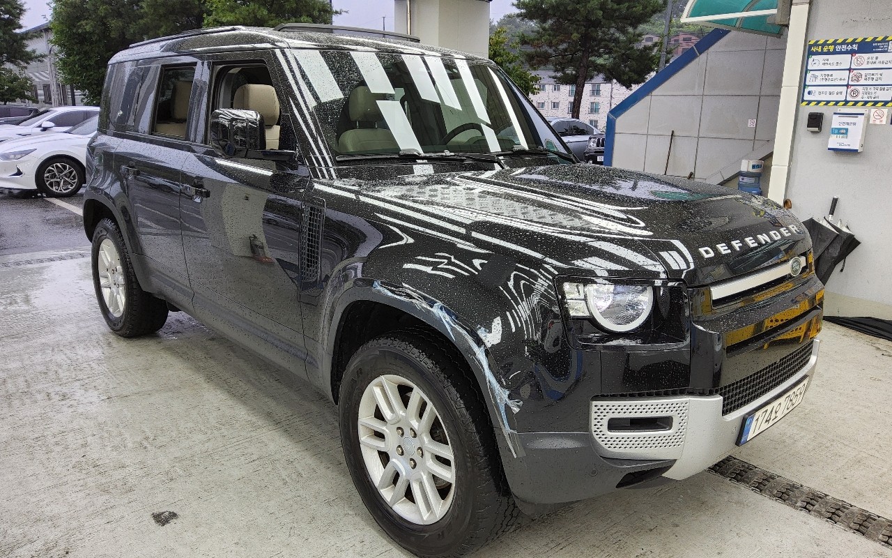2022 - land rover defender