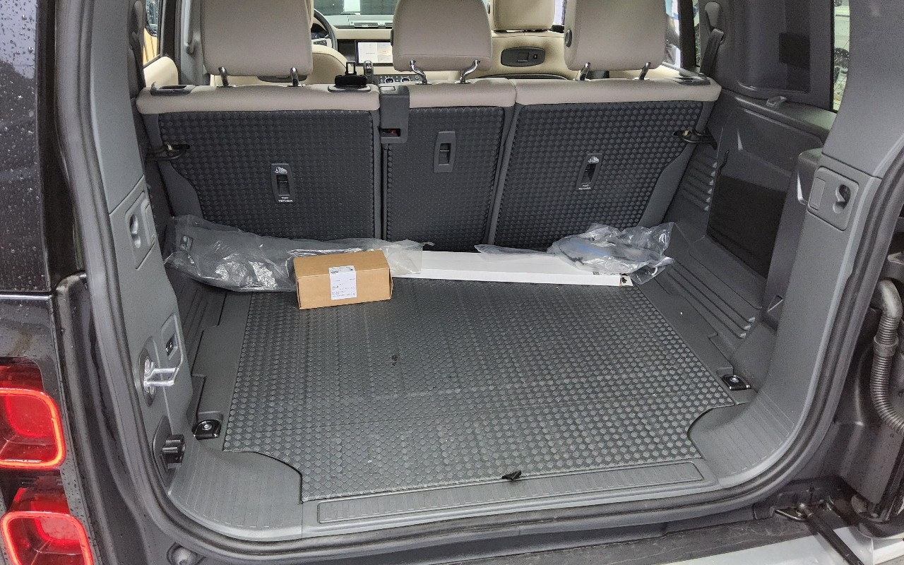 2022 - land rover defender