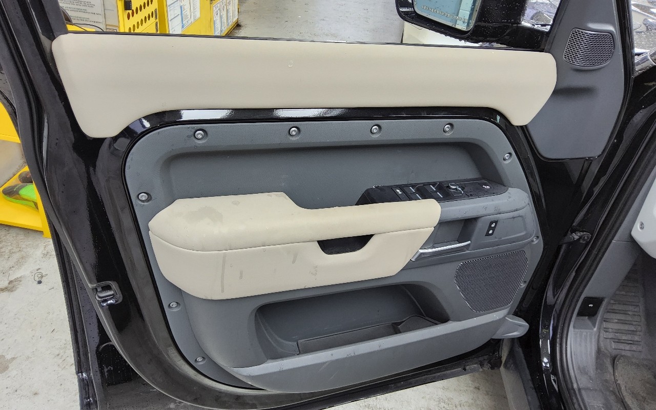 2022 - land rover defender