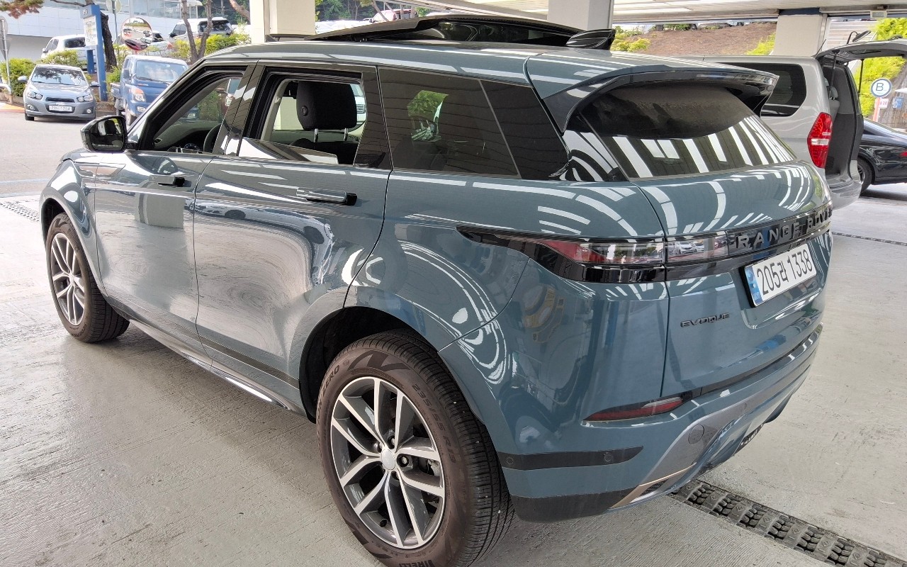 Land Rover Range Rover 2024 — صورة 2