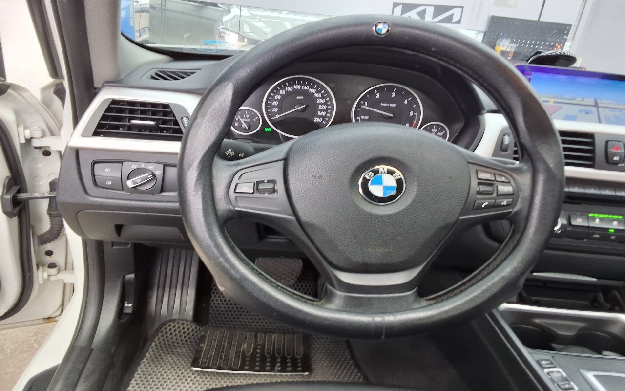 2013 - bmw 3 series