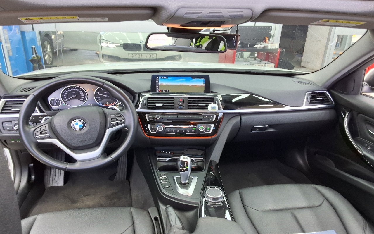 2018 - bmw 3 series