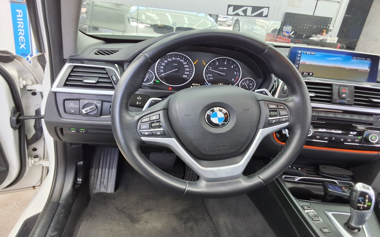 2018 - bmw 3 series
