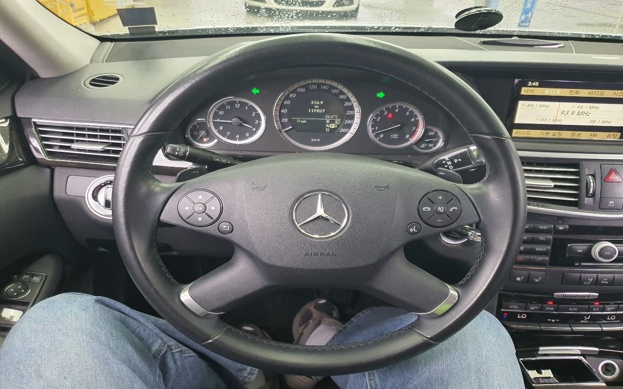 2010 - mercedes-benz e300