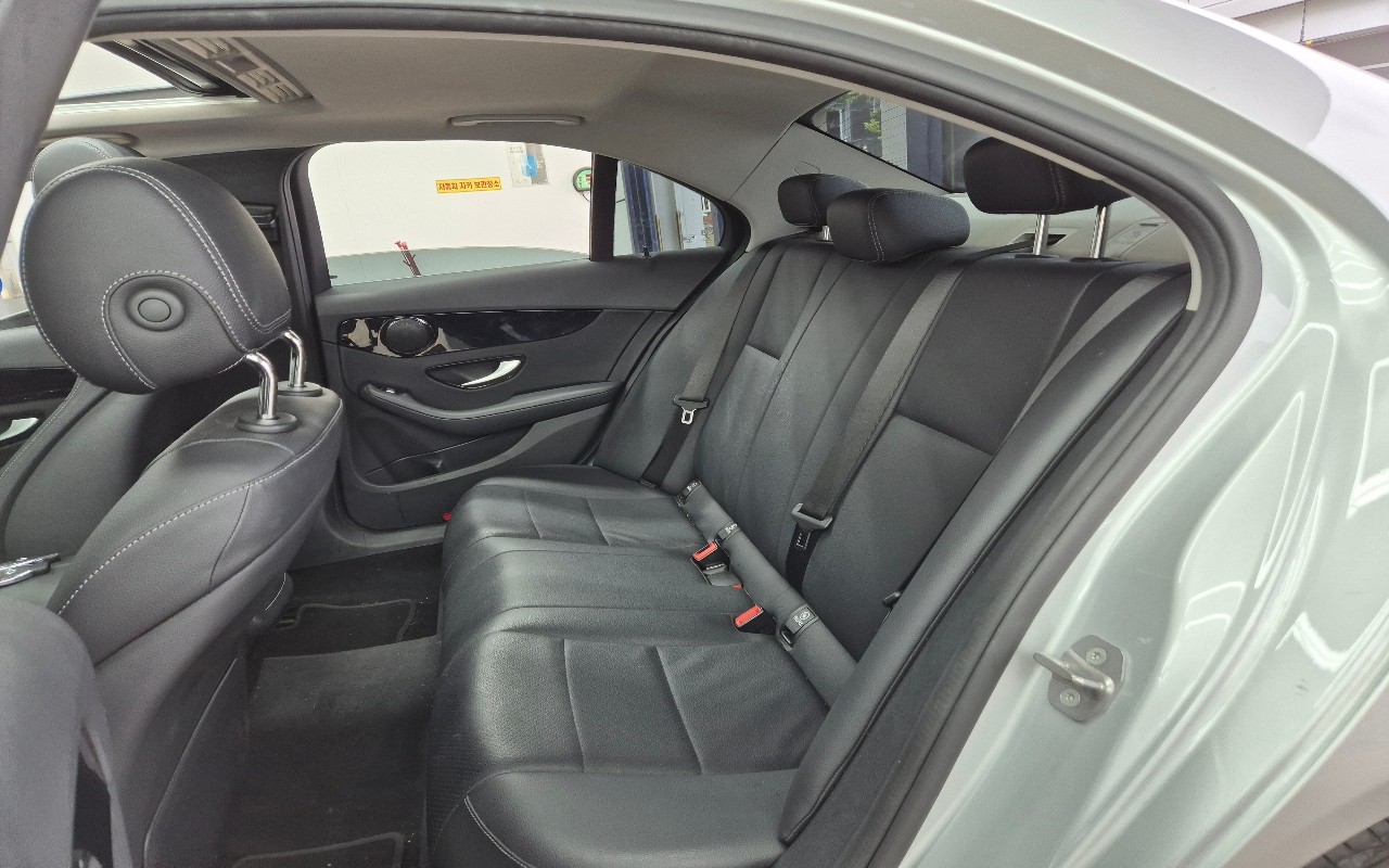 2018 - mercedes-benz c200