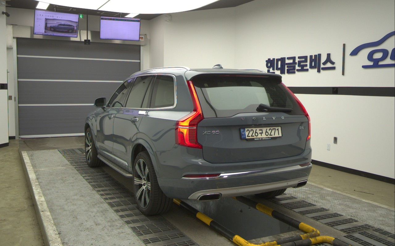 2021 - volvo xc90