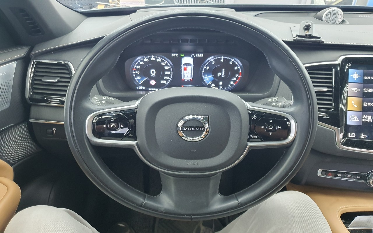 2021 - volvo xc90
