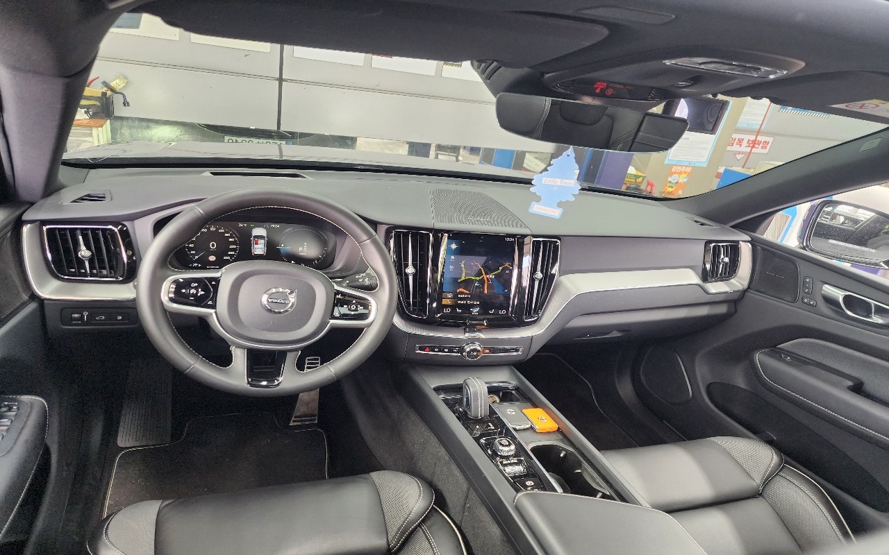 2021 - volvo xc60