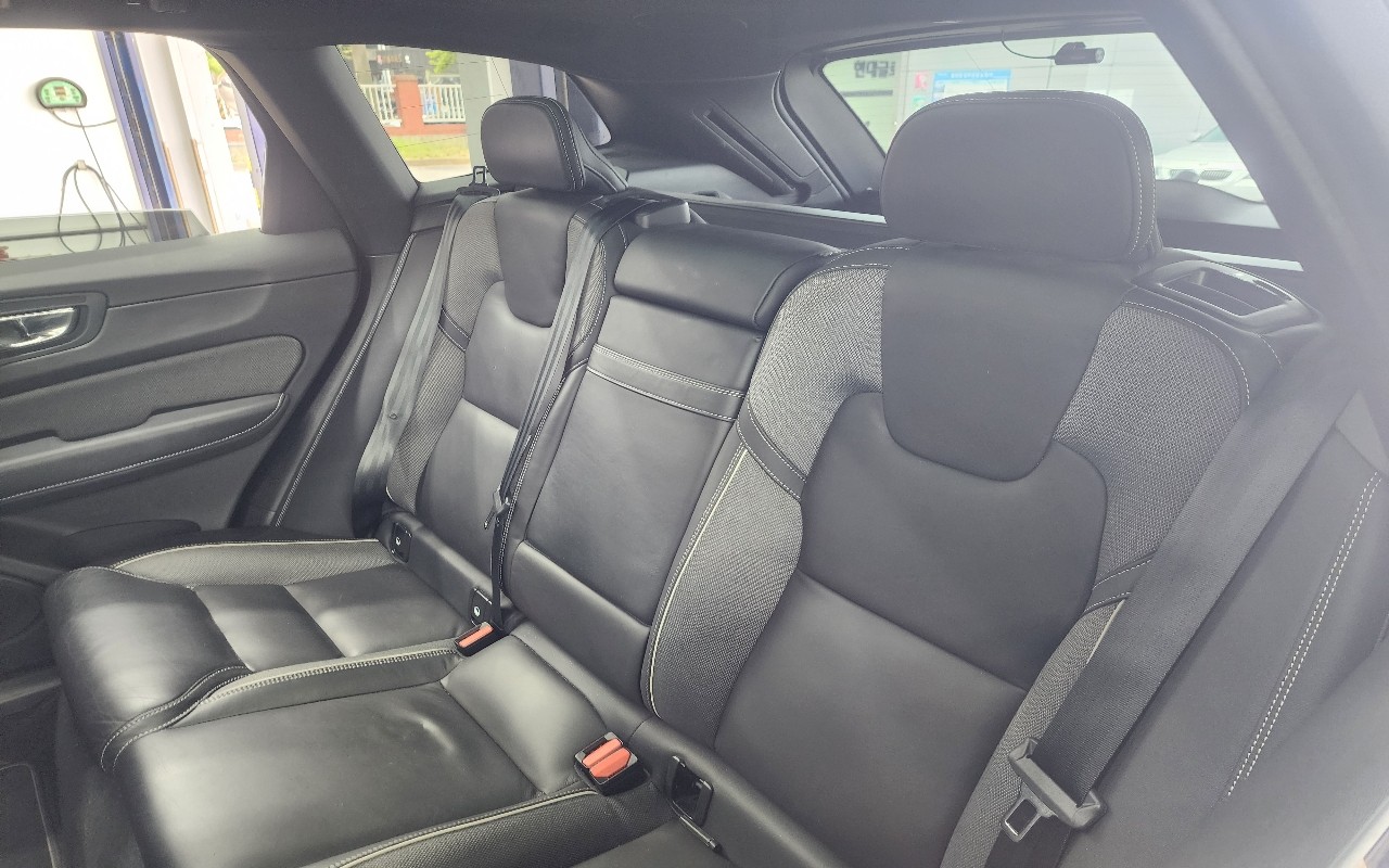 2021 - volvo xc60