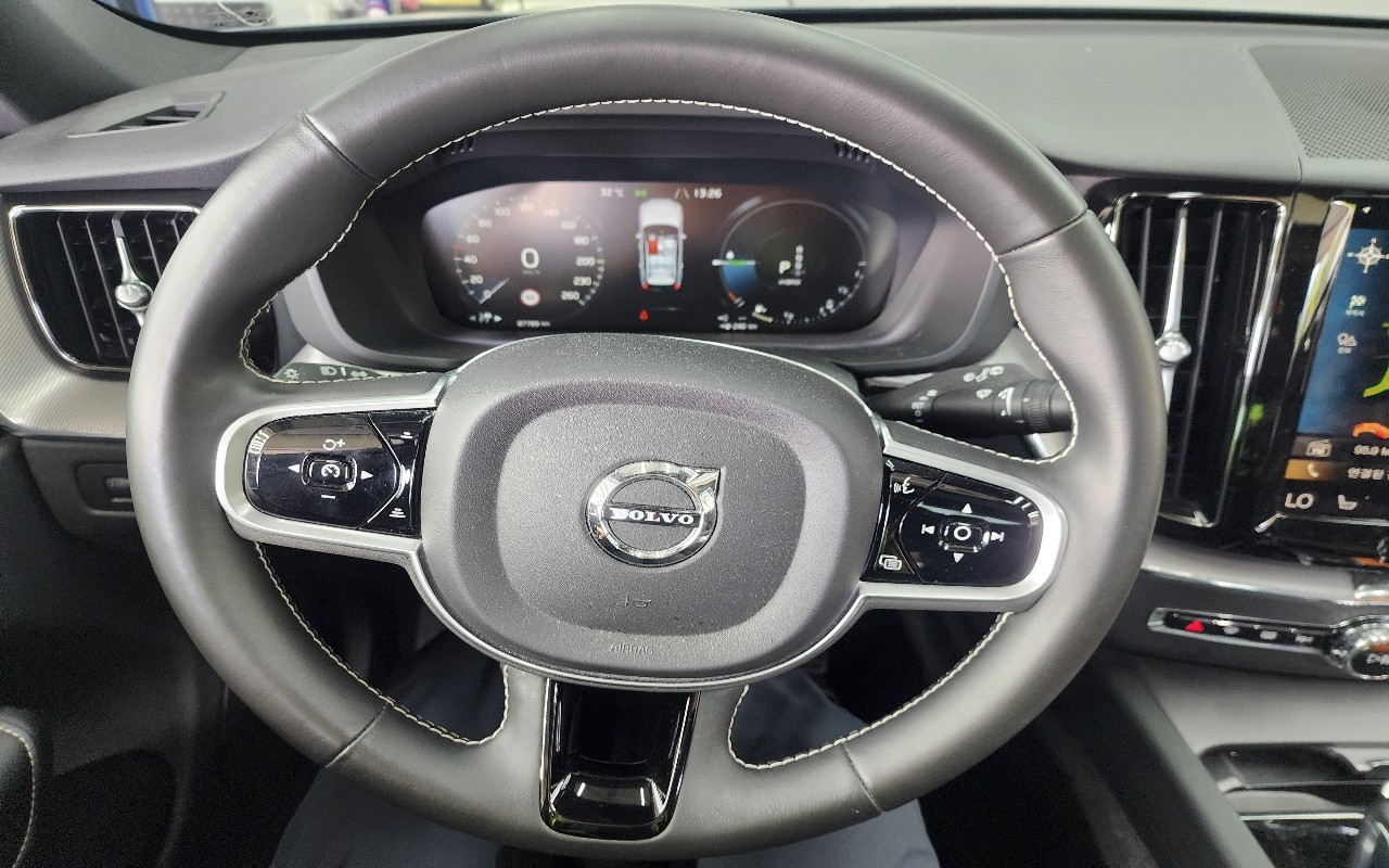 2021 - volvo xc60