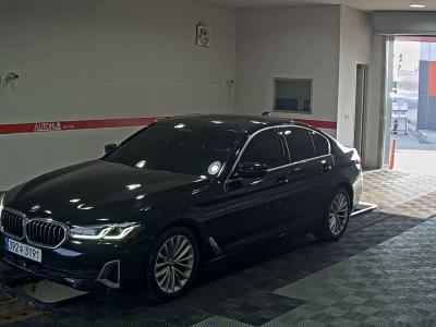 BMW 5 SERIES (7TH GEN) 520i