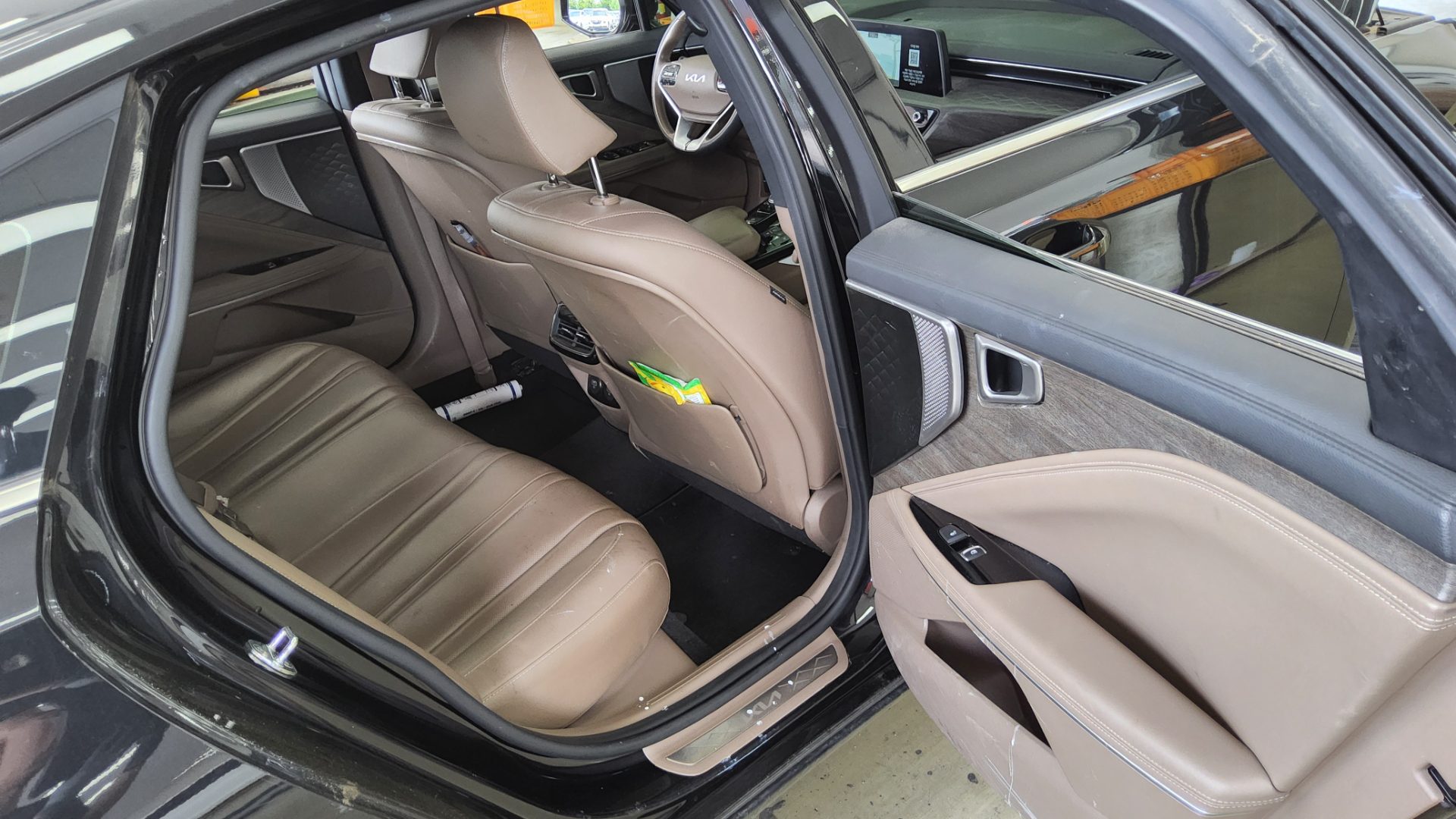 2022 - kia k8