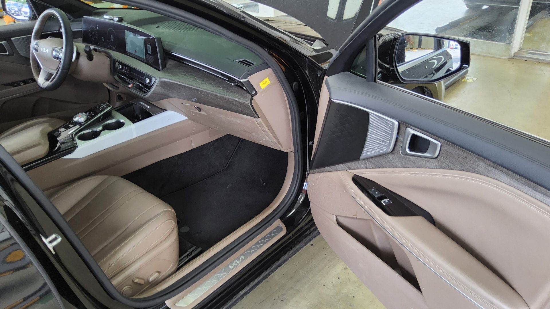2022 - kia k8