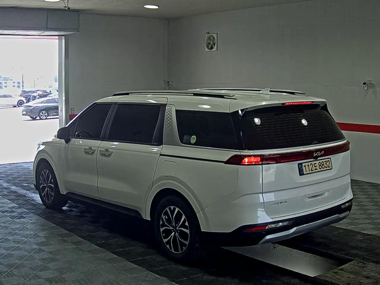 2023 - kia carnival