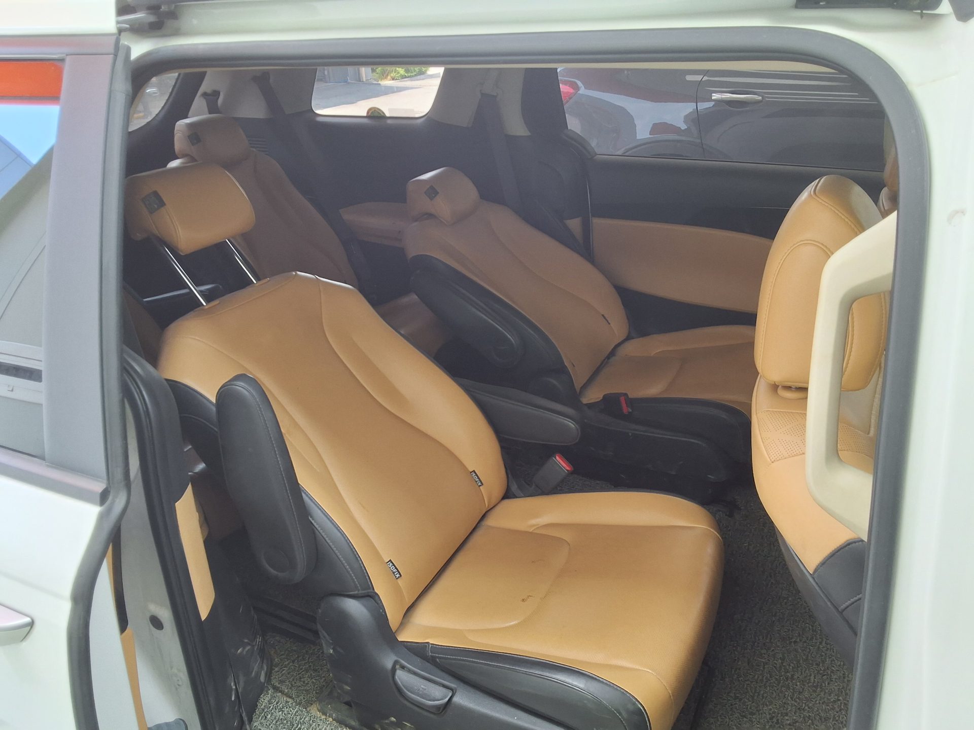 2023 - kia carnival