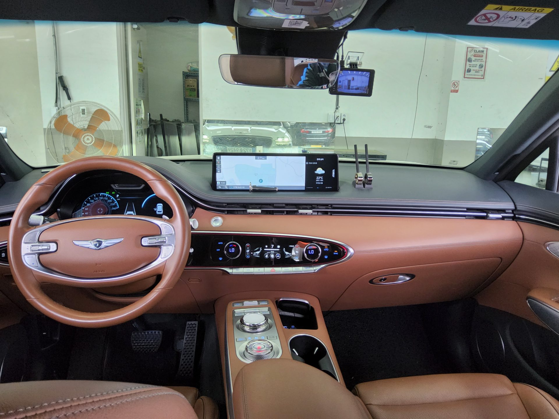 2023 - genesis gv70