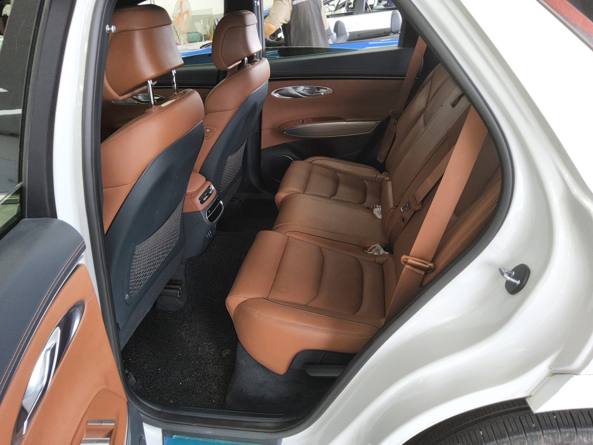 2023 - genesis gv70