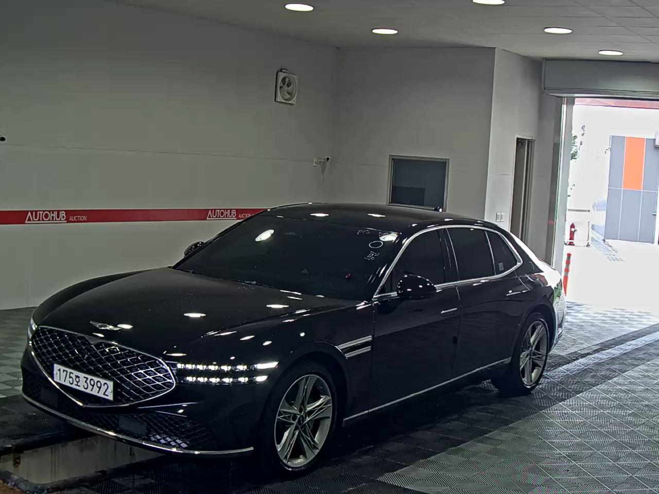 2023 - genesis g90