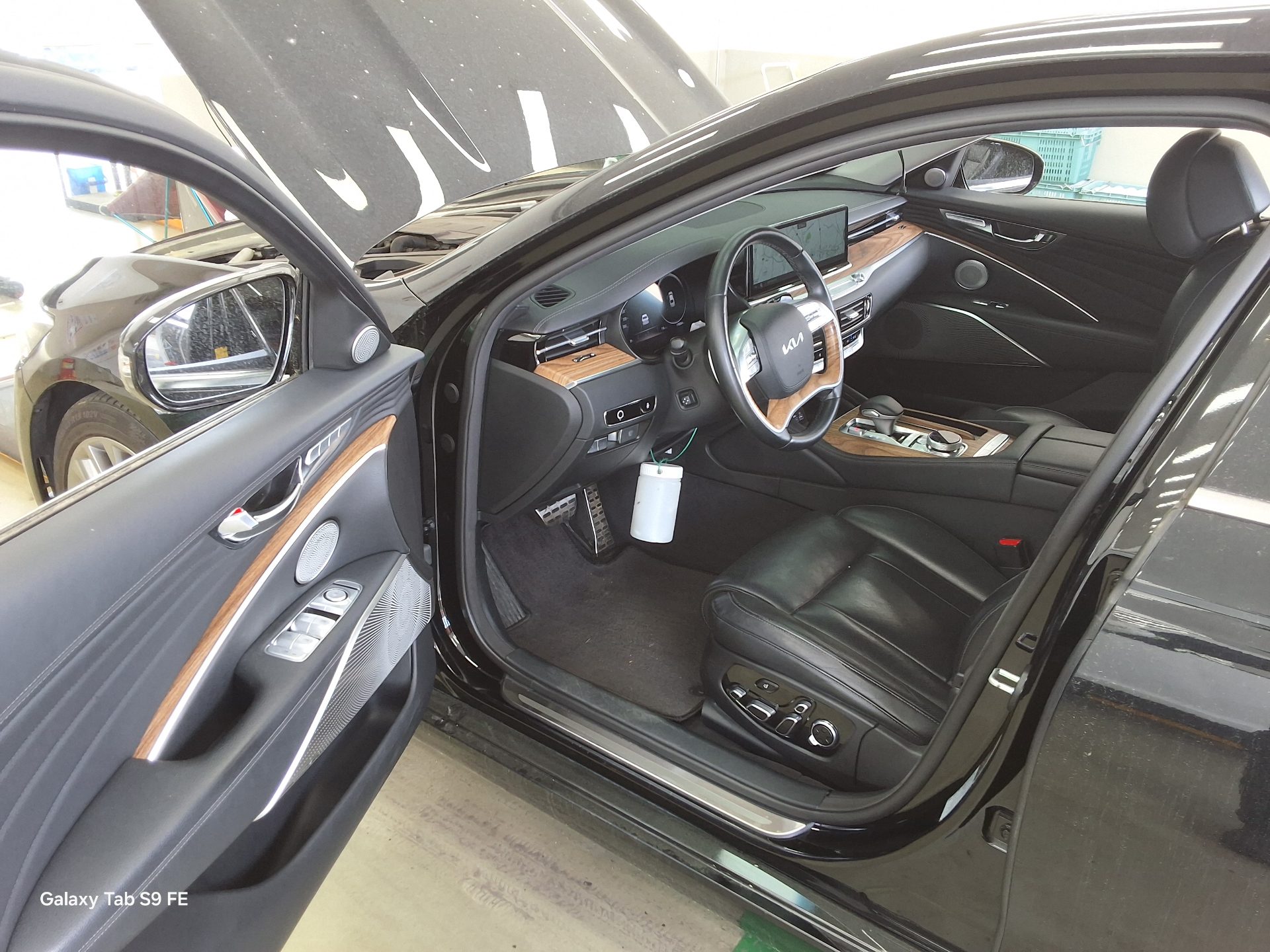 2023 - kia k9