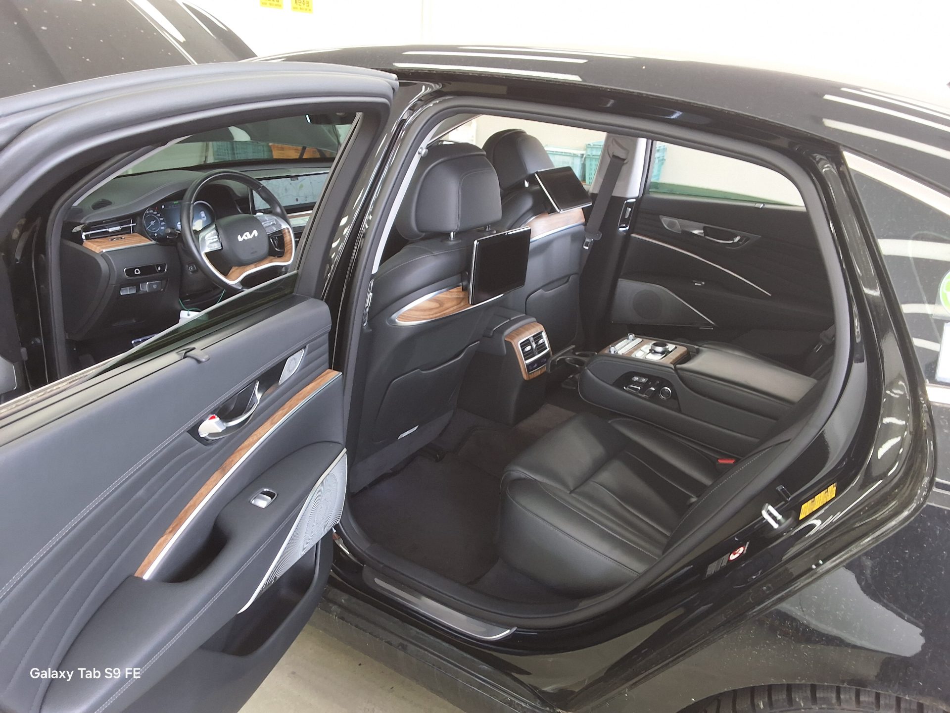 2023 - kia k9